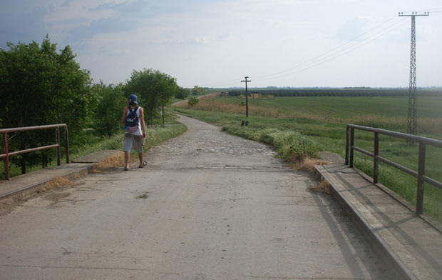 Асфалт спаја Сивац и Стапар